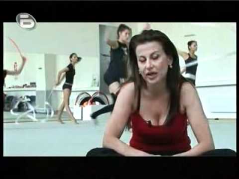 Видео: Илияна Раева тренира отбора по худ. гимнастика