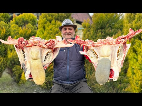 Видео: Невероятный Рецепт из 10 кг ЭКЗОТИЧЕСКОГО МЯСА!! Супер Редкая Деревенская Еда ХАШ!!