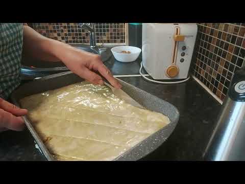 Видео: НАИВКУСНЕЙШАЯ ПАХЛАВА ИЗ ТЕСТА ФИЛО. РЕЦЕПТ В ОПИСАНИИ.