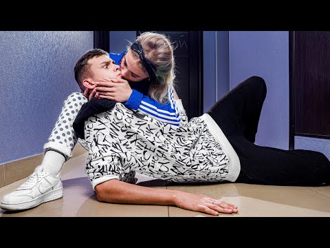 Видео: СТАРШЕКЛАССНИКОВ СПАЛИЛИ ЗА СТРАСТНЫМ ПОЦЕЛУЕМ!!!