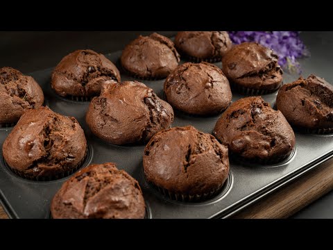 Видео: НЕВЕРОЯТНО ВКУСНЫЕ ШОКОЛАДНЫЕ МАФФИНЫ! Все просят рецепт!