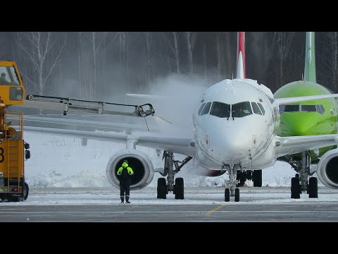 Видео: Самолеты "Ямал", симпатичный Суперджет и другие в Домодедово, 01.02.21.