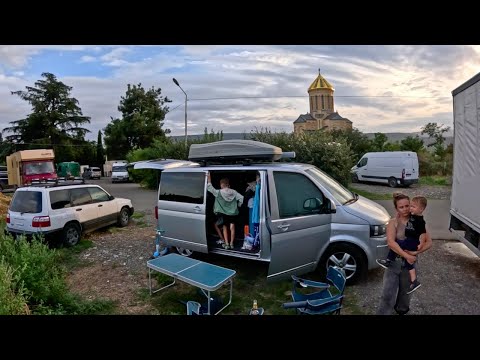 Видео: До Турции не доехали - МАШИНА РАЗВАЛИЛАСЬ в Тбилиси.  Живём на парковке. Грузия ОТНОШЕНИЕ К РУССКИМ