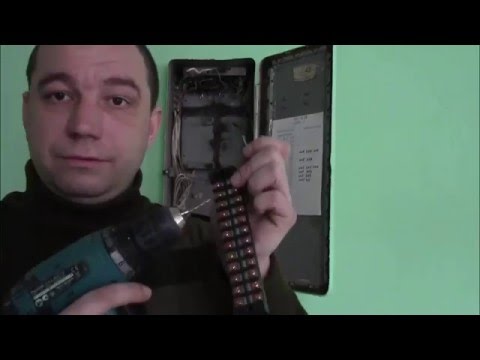 Видео: Переборка советского распредщитка в школе. Часть 1.