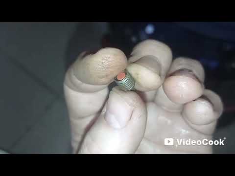 Видео: Замена трубки крана подпитки Wiessmann. Чистка воздухоотводчика