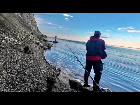 Видео: ЭТА РЫБАЛКА МОГЛА СТАТЬ ПОСЛЕДНЕЙ! СУДАК С БЕРЕГА НА ДЖИГ