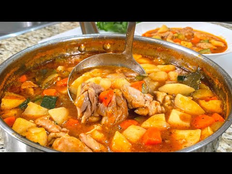 Видео: Простой ужин. Большое блюдо для всей семьи. Жаркое с курицей и картошкой просто и очень вкусно.