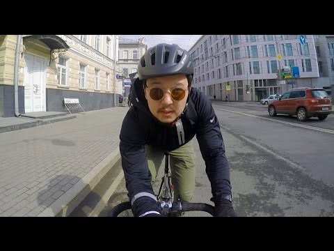 Видео: На работу на велосипеде. Cycling commute in Moscow