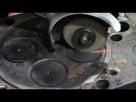 Видео: Ремонт крышки цилиндра двигателя серии 6190 производство Китай.