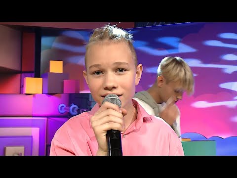 Видео: ☀️С добрым утром, малыши! Иван Star в гостях у Хрюши и Антона