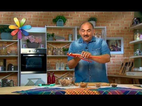 Видео: Мастер-класс: как легко очистить грецкие орехи – Все буде добре. Выпуск 1123 от 15.11.17