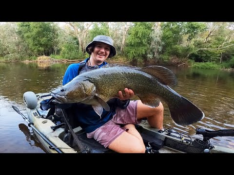 Видео: Ловля гигантской мюррейской трески с каяка!?!
