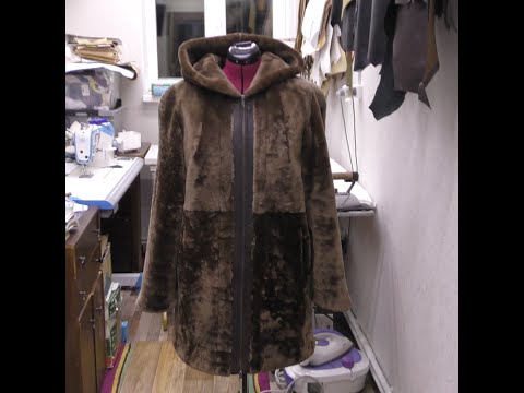 Видео: Как перешить  старую  шубу  . Поменять воротник на капюшон  и заменить крючки на застёжку молния.