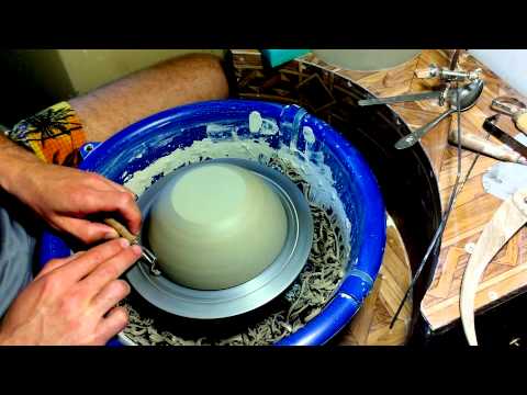 Видео: Обтачивание ещё сырых изделий