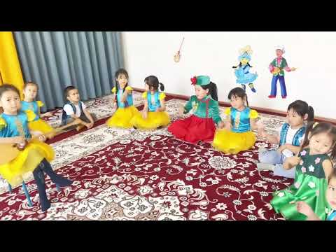 Видео: Домбыра ойыны Акмарал апаймен #балабақшаоформление #біртұтас_тәрбие #қолөнербалабақша #музыка