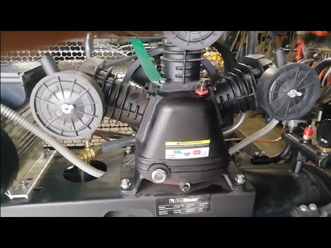 Видео: Первая замена масла в компрессоре Fox Weld