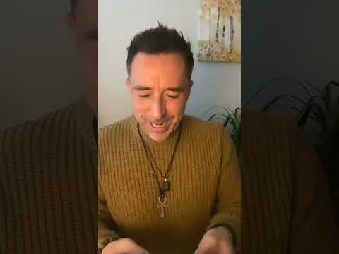 Видео: Водолей ♒️ ЭТО ГДЕ ВАШЕ СЕРДЦЕ ЗАХВАТЫВАЕТ ВЕРХ ГОЛОВОЛОМКИ. Гадание на картах Таро за октябрь 20...