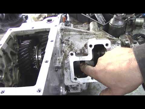 Видео: Почему раздаточная коробка LT230 стучит?