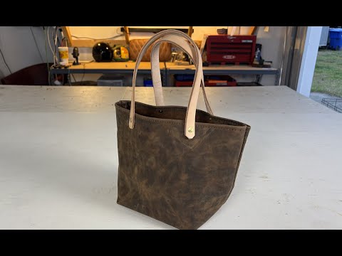 Видео: Как сделать простую кожаную сумку-тоут (идеально для новичков)