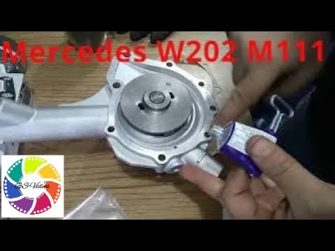 Видео: Mercedes W202 M111  замена водяного насоса (помпа) Merc W202 M111 replacing the water pump