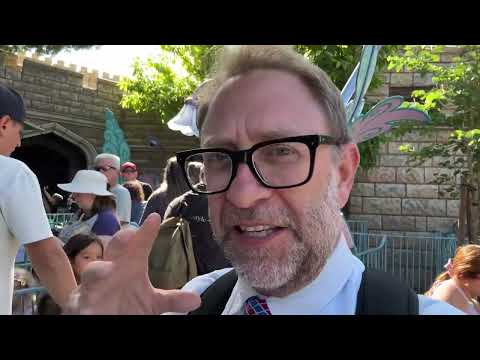 Видео: Этот СТРАННЫЙ аттракцион существует только в Диснейленде! ТАЙНЫ РАСКРЫТЫ