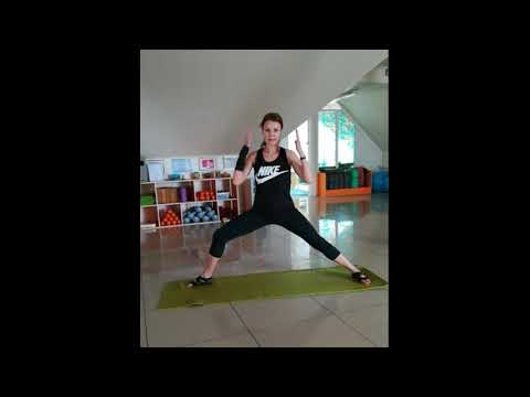 Видео: Поза бокового вытянутого угла (уттхита паршваконасана)