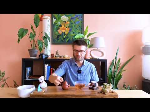 Видео: Чайная в отпуске, пьём старый шэн от Да И