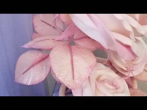 Видео: Как сделать листья из изолона для розы МК