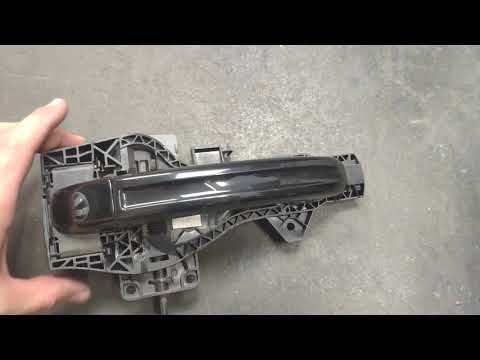Видео: Audi Q7 как снять ручку двери Audi Q7 Door handle removal