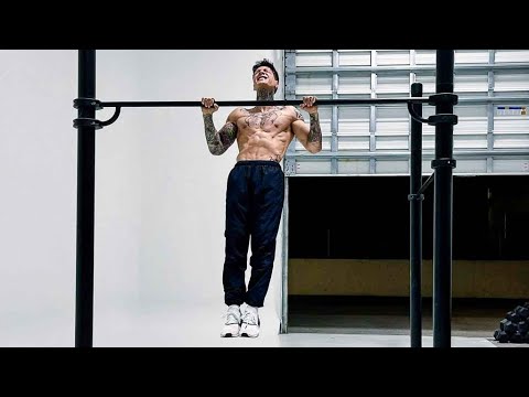 Видео: 50 подтягиваний и 100 отжиманий менее чем за 5 минут | Крис Хериа