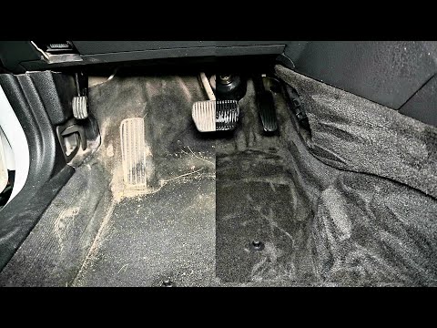 Видео: Как идеально очистить ковёр автомобиля от песка и грязи ! химчистка ковролин автомобиля!