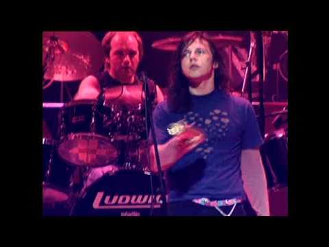 Видео: Мумий Тролль - Сиамские сердца. Ртуть Алоэ XXI - Олимпийский, 2001