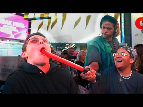 Видео: Троллинг расистских протестующих!