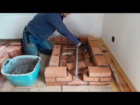 Видео: Мужчина вместо чугунной печи (камина) строит кирпичную печь Кузнецова! продолжение