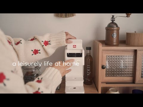 Видео: Повседневная жизнь в маленьком доме в сельской деревне