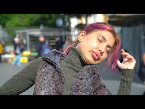 Видео: НЕАДЕКВАТНЫЙ РЕПОРТАЖ с прохожими в Петербурге, Евгения Ширяева