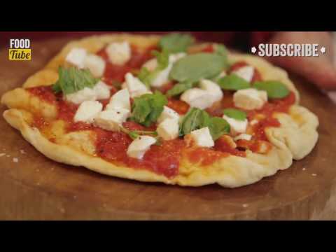 Видео: Потрясающая жареная пицца Антонио Карлуччо