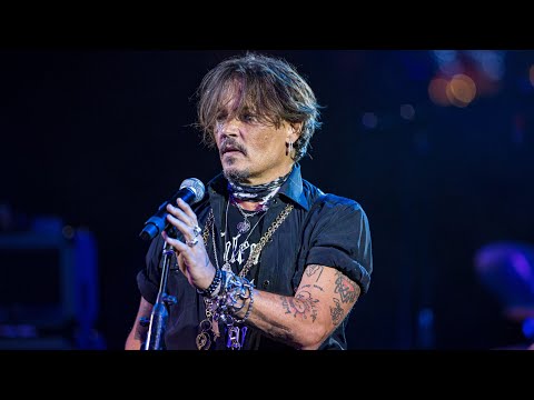 Видео: JOHNNY DEPP SINGS and PLAYS GUITAR ДЖОННИ ДЕПП ПОЕТ и ИГРАЕТ НА ГИТАРЕ  2021