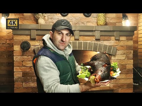 Видео: МОЛОЧНЫЙ ПОРОСЁНОК на ВЕРТЕЛЕ. НОВЫЙ ГОД 2022.  SAMOVAR KITCHEN.