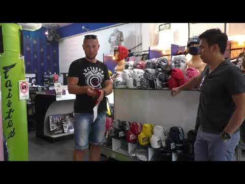 Видео: Сравнение кожзама (микрофибра) и натуральной кожи на фабрике Fairtex в Таиланде.