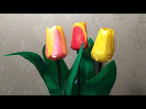 Видео: Тюльпаны из пластиковых бутылок. Мастер класс.