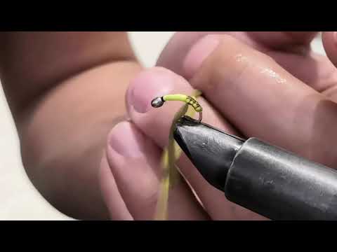 Видео: Муха имитация ручейника.