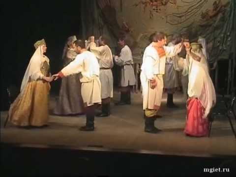 Видео: МГИЭТ - Во лузях (Архангельская хороводная)
