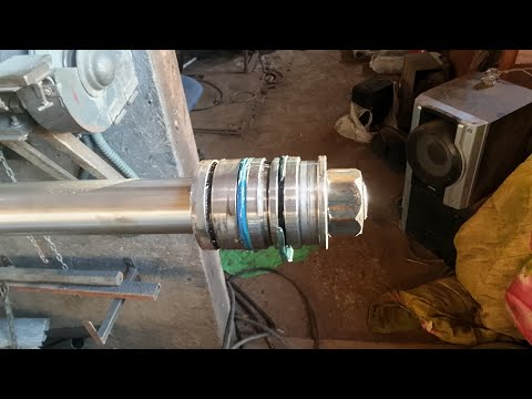 Видео: Ремонт гидроцилиндров подъёма стрелы Кун большая земля универсал 800              гц 63х 40