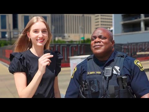 Видео: Спрашивая людей: «Чем вы зарабатываете на жизнь?» в США