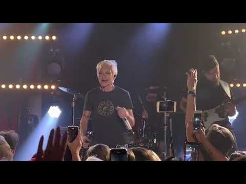 Видео: Диана Арбенина. Ночные снайперы. 21.11.2022. Москва. 16 тонн. 1 часть