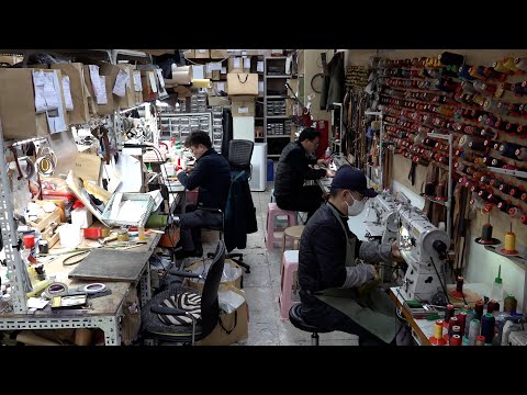 Видео: Корейские мастера показывают, как переделывать кожаные изделия.