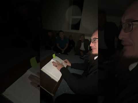 Видео: Қандай адамға ілім алу керек ? ұстаз АхмадАли