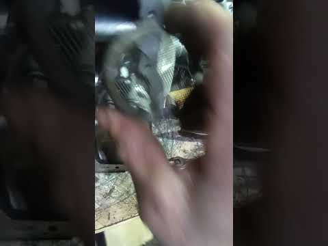 Видео: установка двухсекцыонного масляного насоса в блок мото Урал И поддона