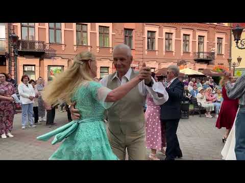 Видео: Вот так красиво начинаются наши танцы!!!